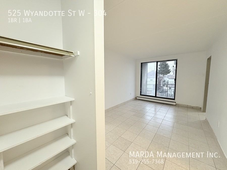 525 Wyandotte St W #304 - Photo 7 of 31