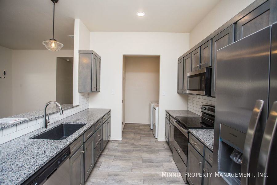 2619 136th St - Photo 4 of 36