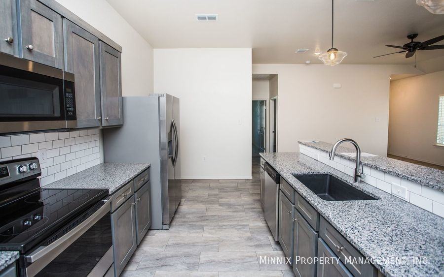 2619 136th St - Photo 5 of 36