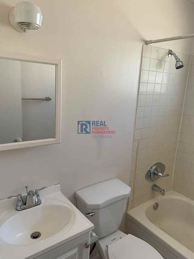 6660 Clermont St - Photo 5 of 11