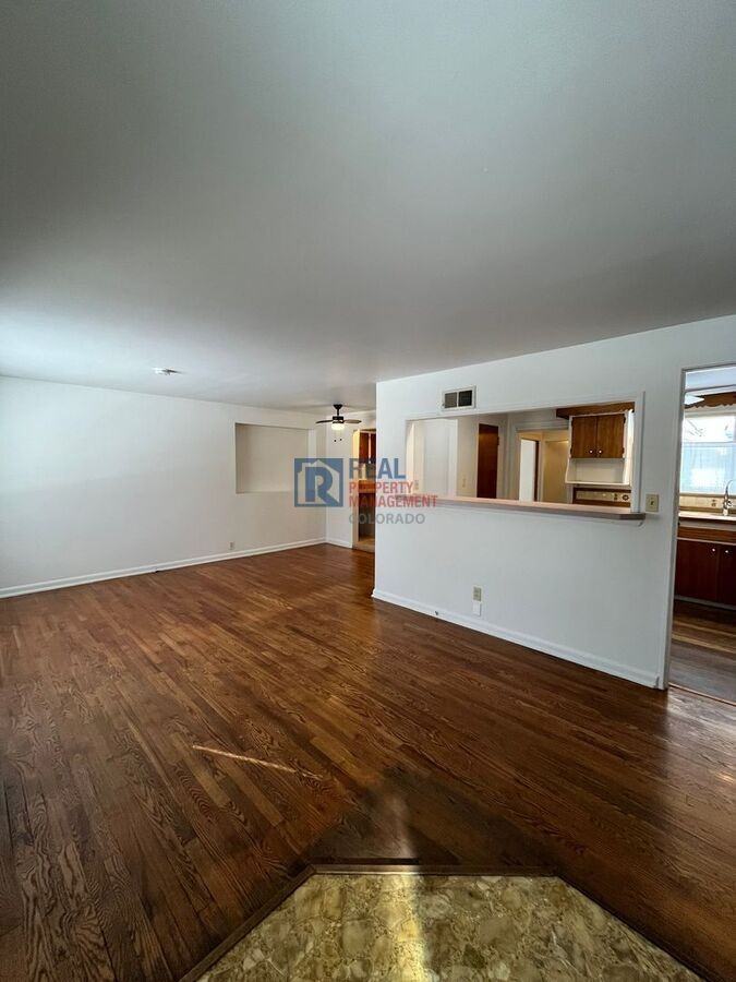 865 Balsam St - Photo 5 of 25