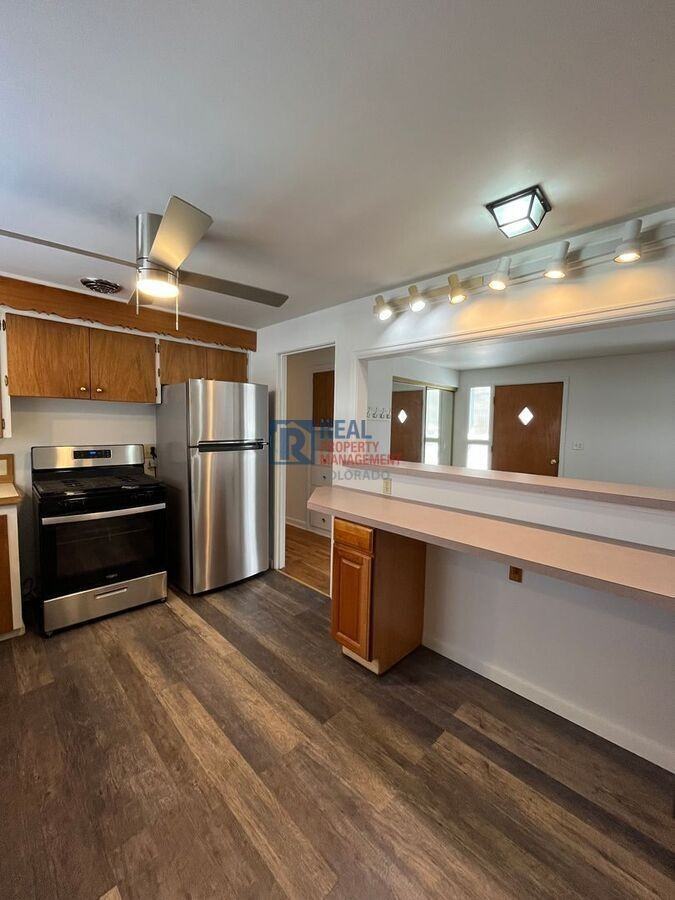 865 Balsam St - Photo 7 of 25