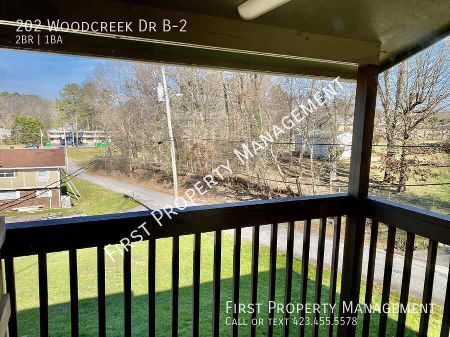 202 Woodcreek Dr - Photo 4 of 12