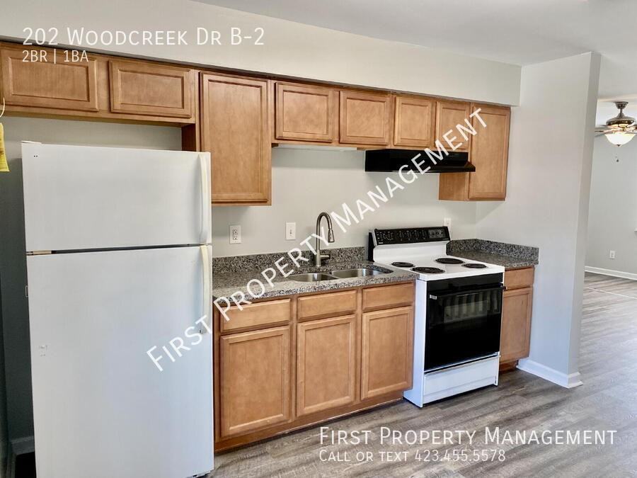 202 Woodcreek Dr - Photo 5 of 12