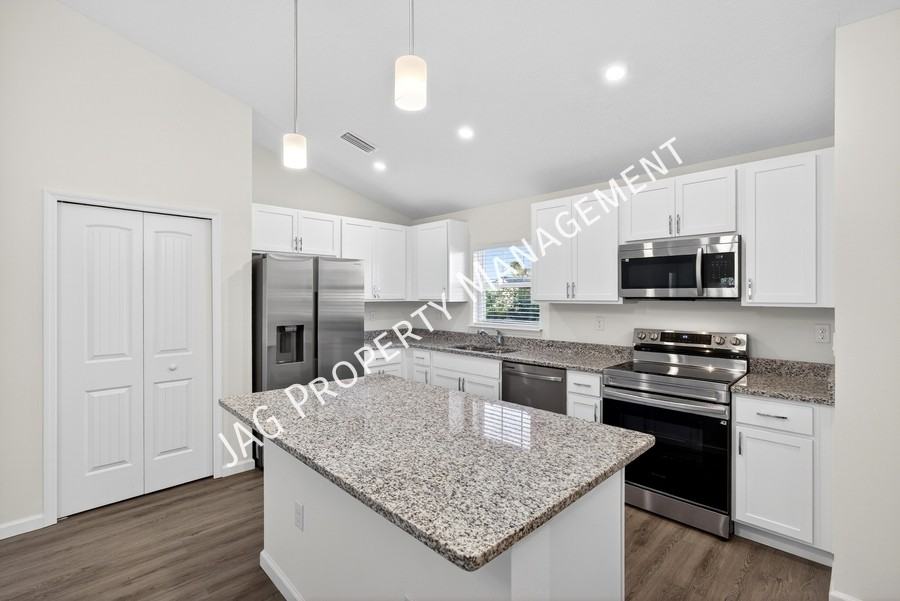 1401 De Groodt Rd Sw - Photo 2 of 34