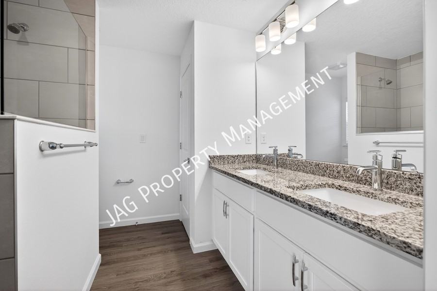 1401 De Groodt Rd Sw - Photo 4 of 34