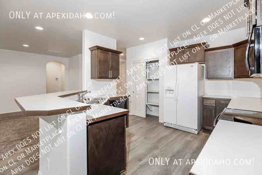 5602 Boomerang Way - Photo 6 of 20