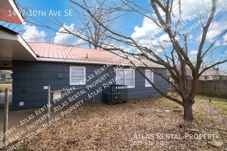 1407 10th Ave Se - Photo 4 of 22