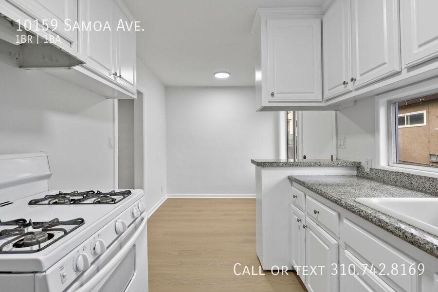 10159 Samoa Ave - Photo 3 of 16