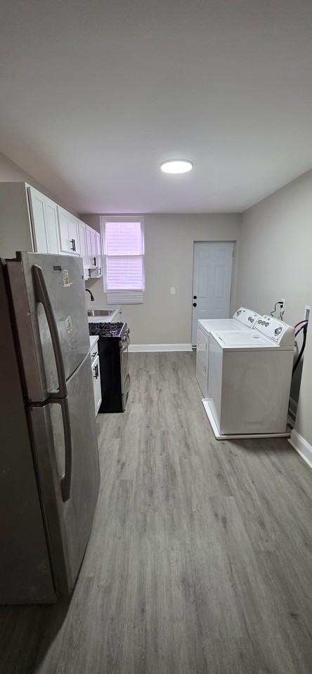 2005 E Hoffman St - Photo 4 of 10