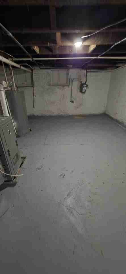 2005 E Hoffman St - Photo 7 of 10