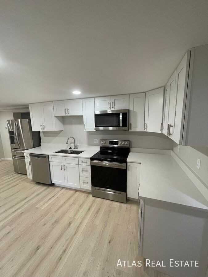 3210 W Longfellow Pl #C - Photo 2 of 14