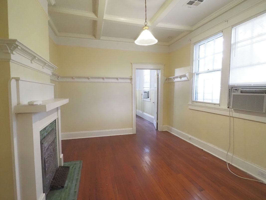 4922 Loyola Ave - Photo 6 of 10