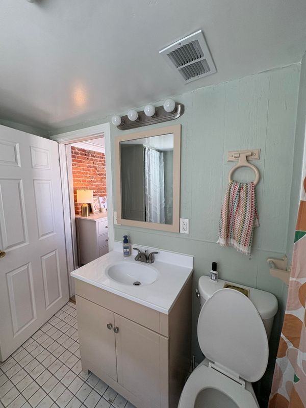 1401 Clarkson St - Photo 3 of 8