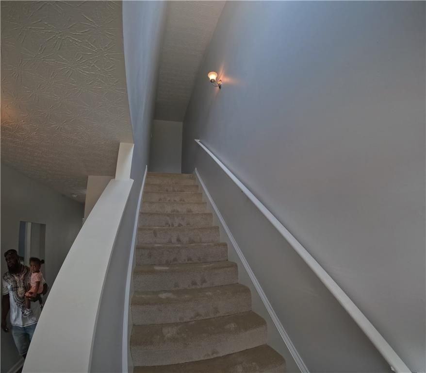 6412 Ellenwood Dr - Photo 5 of 10