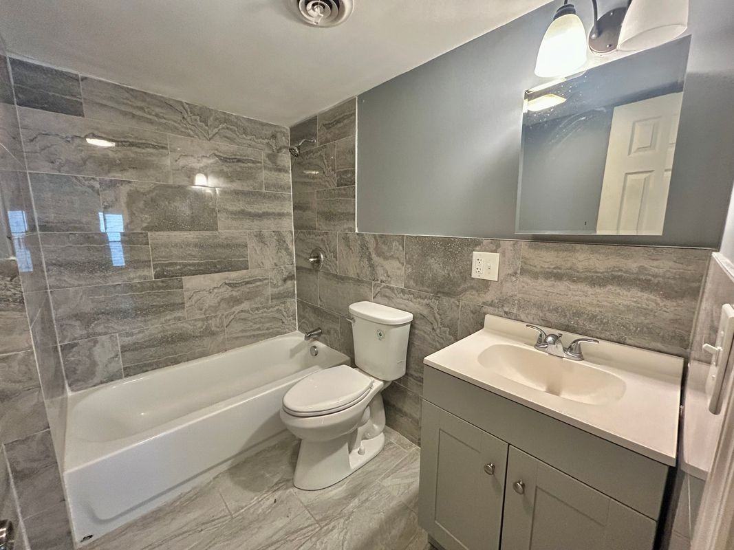 553 Mumford St - Photo 6 of 10