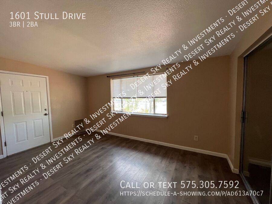 1601 Stull Dr - Photo 4 of 21
