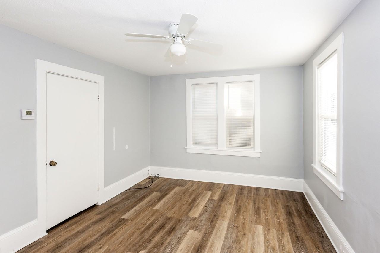 3132 W 33rd St - Photo 4 of 12