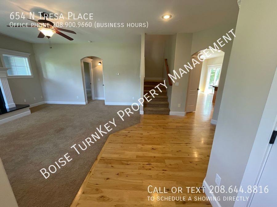 654 N Tresa Pl - Photo 7 of 49