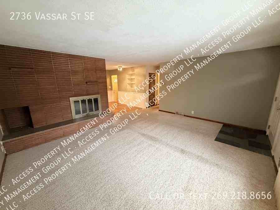 2736 Vassar St Se - Photo 4 of 35
