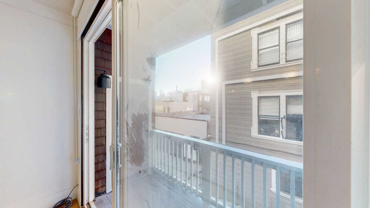 1655 Grant Ave - Photo 6 of 13