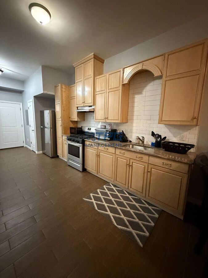 142 Ripley Pl #1 - Photo 5 of 10