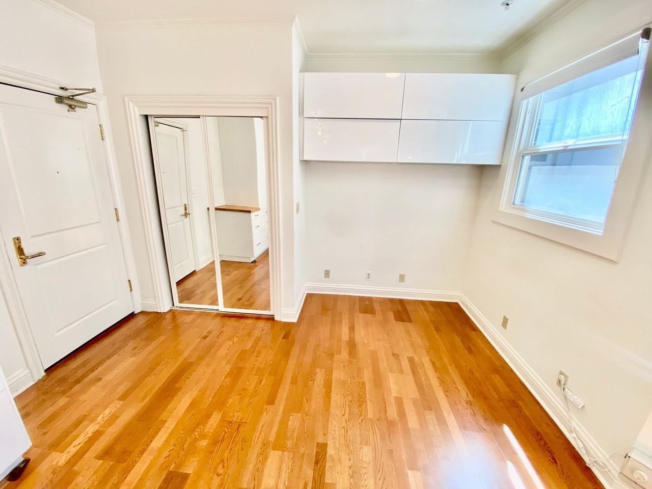 725 Pine St #304 - Photo 3 of 18