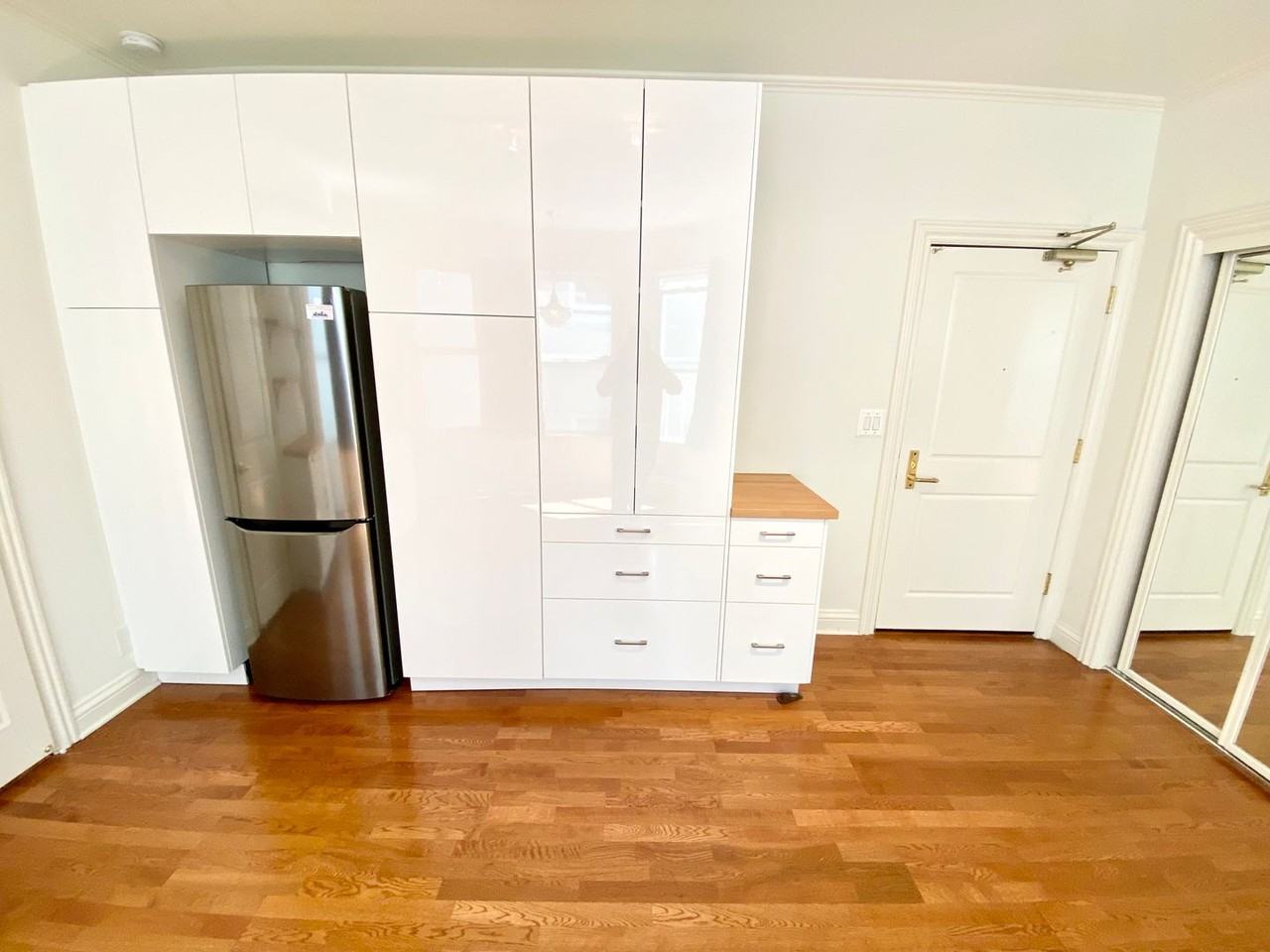 725 Pine St #304 - Photo 5 of 18