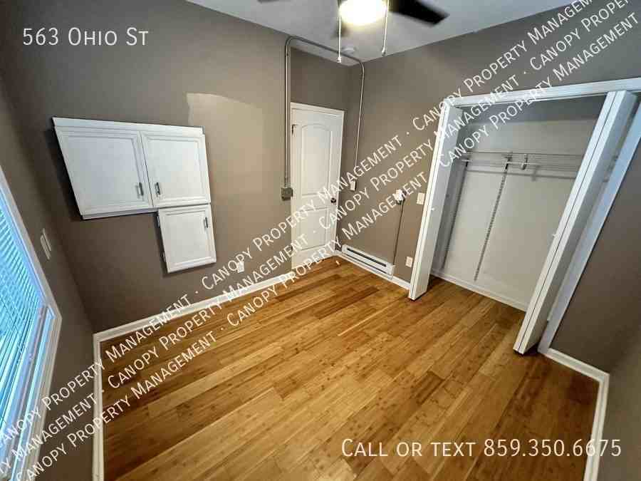 563 Ohio St - Photo 6 of 8