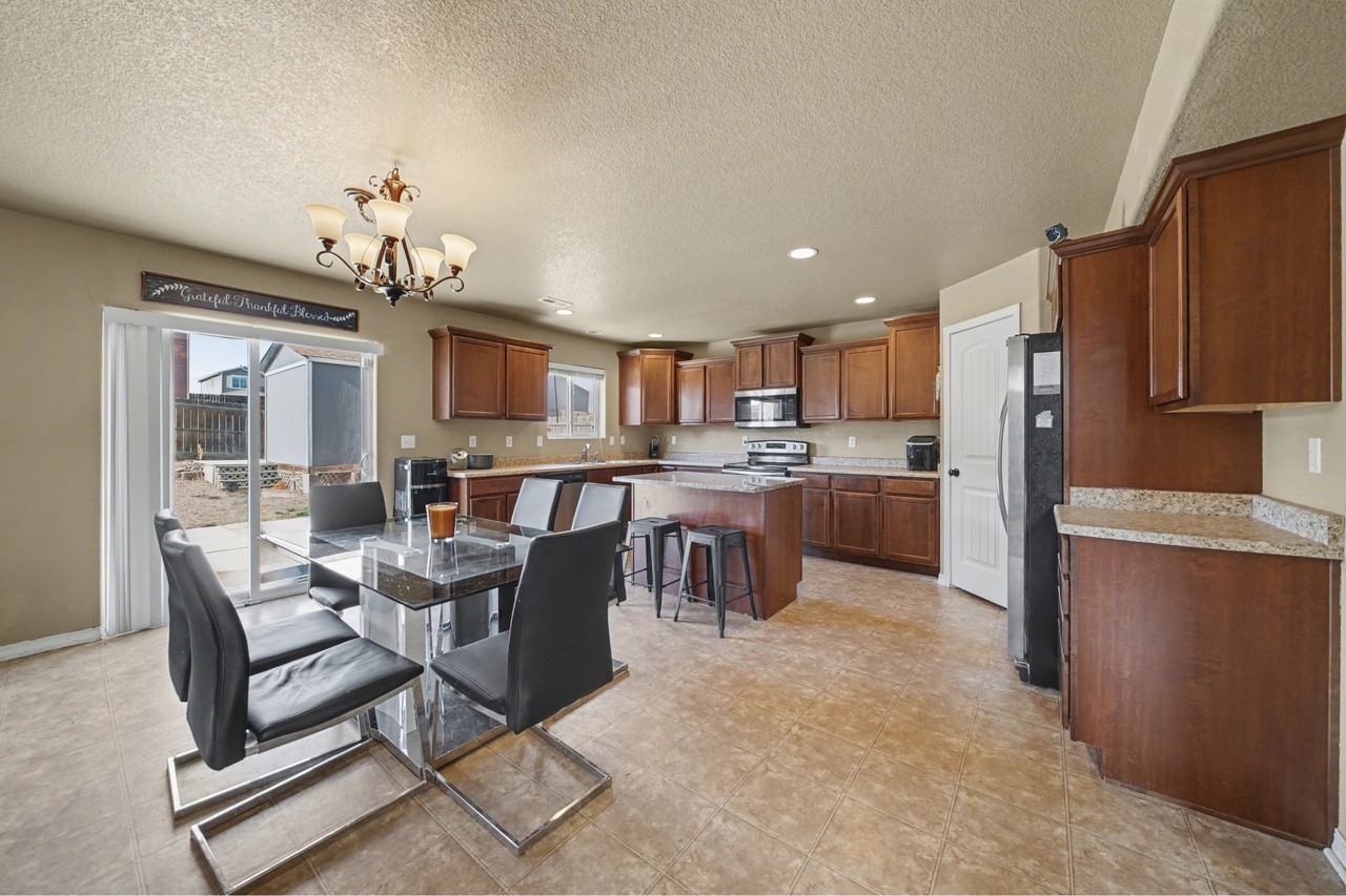 3874 Winter Sun Dr - Photo 2 of 27