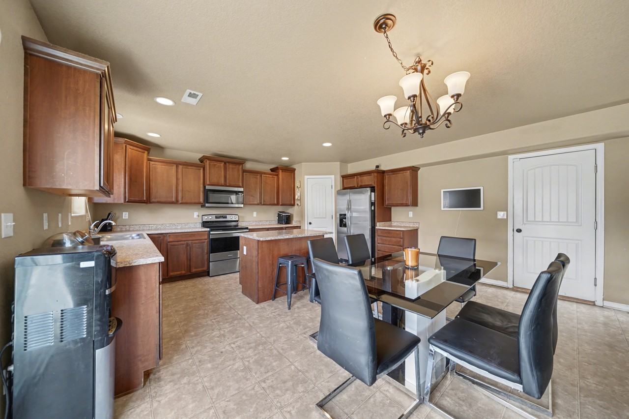 3874 Winter Sun Dr - Photo 3 of 27