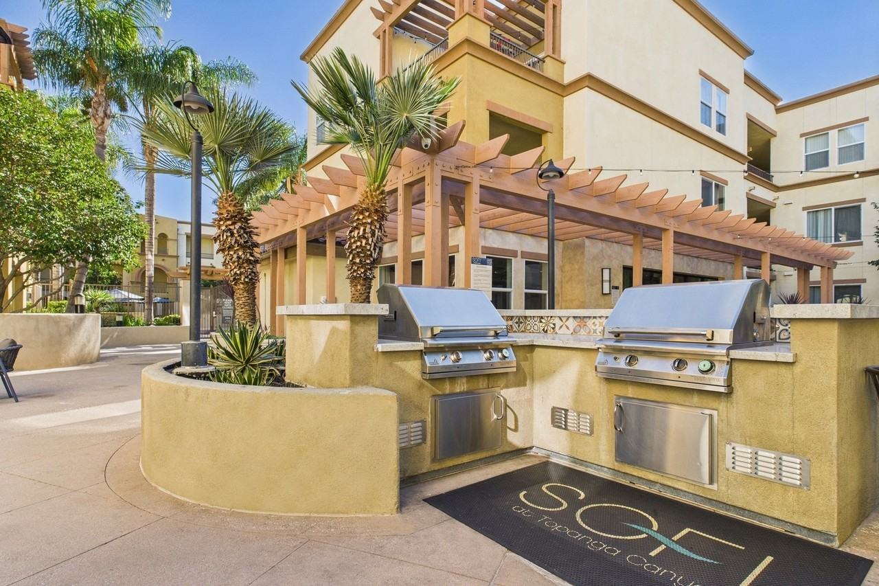 Sofi at Topanga Canyon - Photo 5 of 50