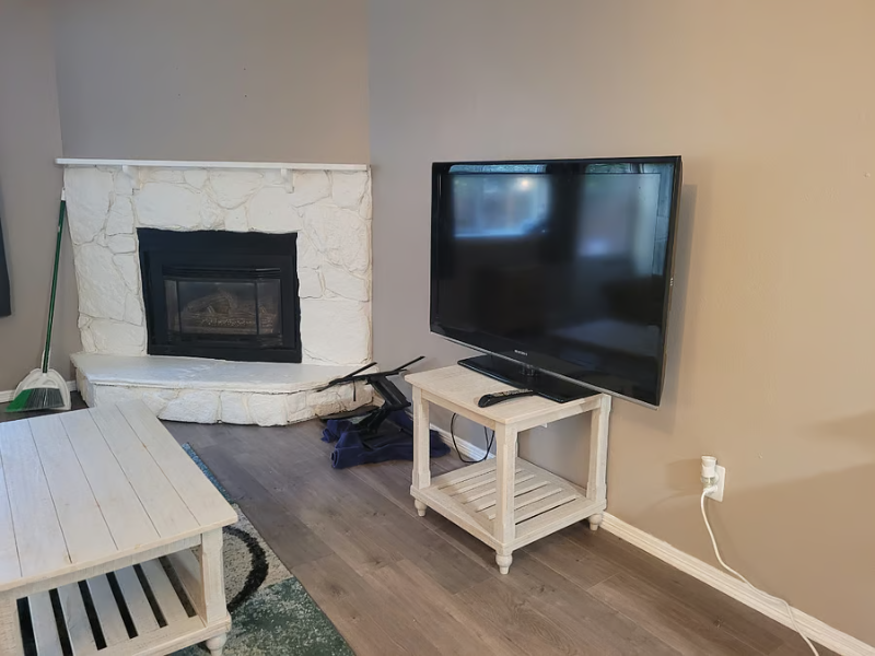 609 Bennett Ave #C - Photo 3 of 15