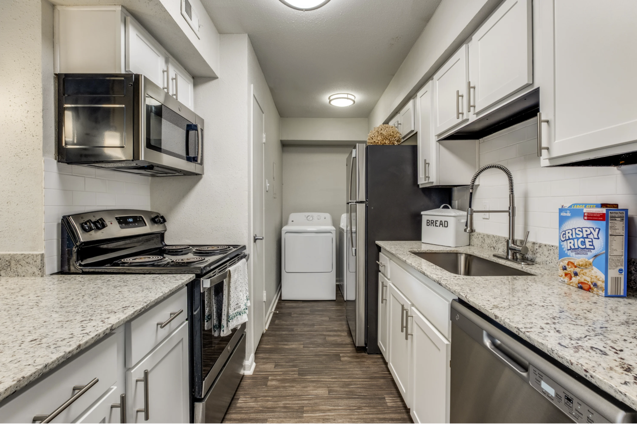 Forty200 - Photo 6 of 25