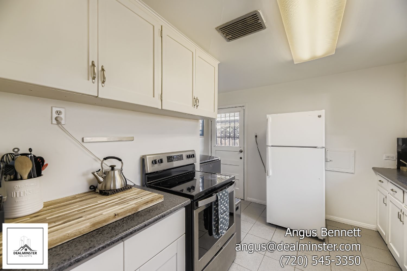 1265 Jasmine St - Photo 6 of 18