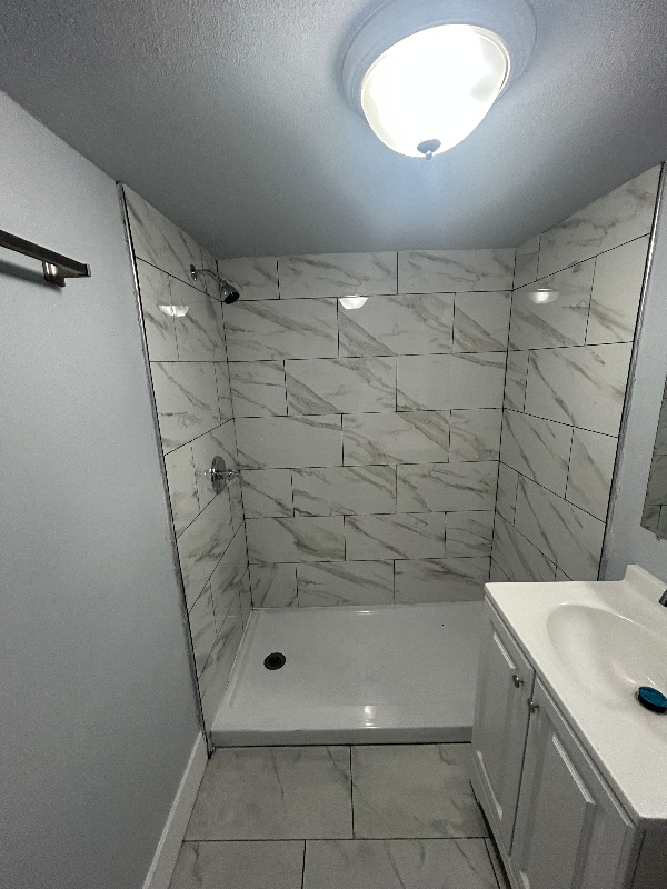 1961 S Congo Ave - Photo 4 of 9