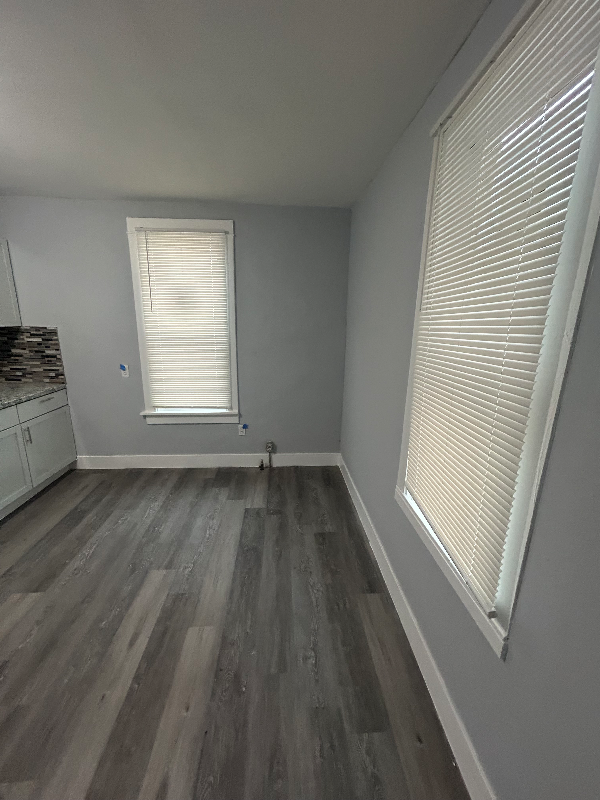 1961 S Congo Ave - Photo 5 of 9