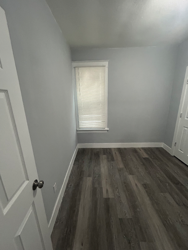 1961 S Congo Ave - Photo 6 of 9