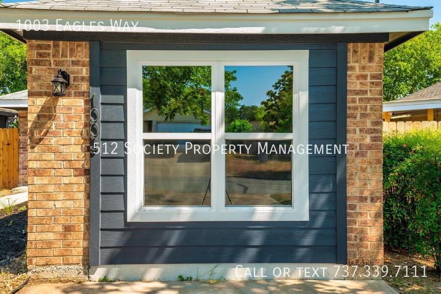 1003 Eagles Way - Photo 3 of 27