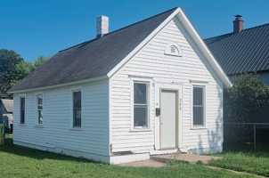 featured image of 208 N 15th St #1