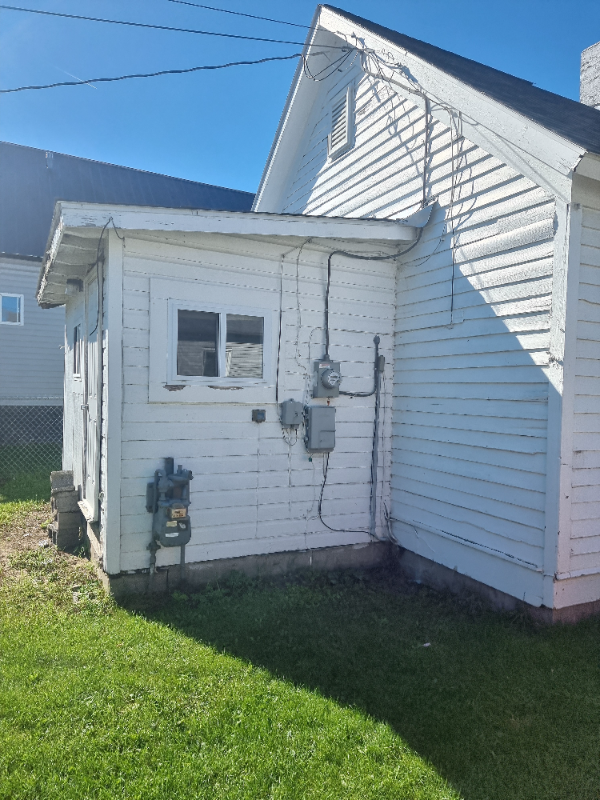 208 N 15th St #1 - Photo 2 of 3