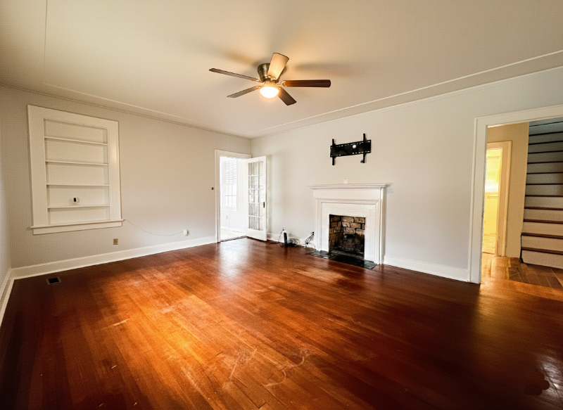 715 E 58th St - Photo 5 of 14