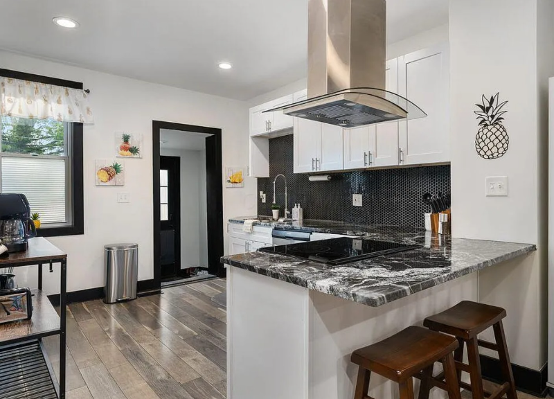 241 Taylor Ave - Photo 6 of 18