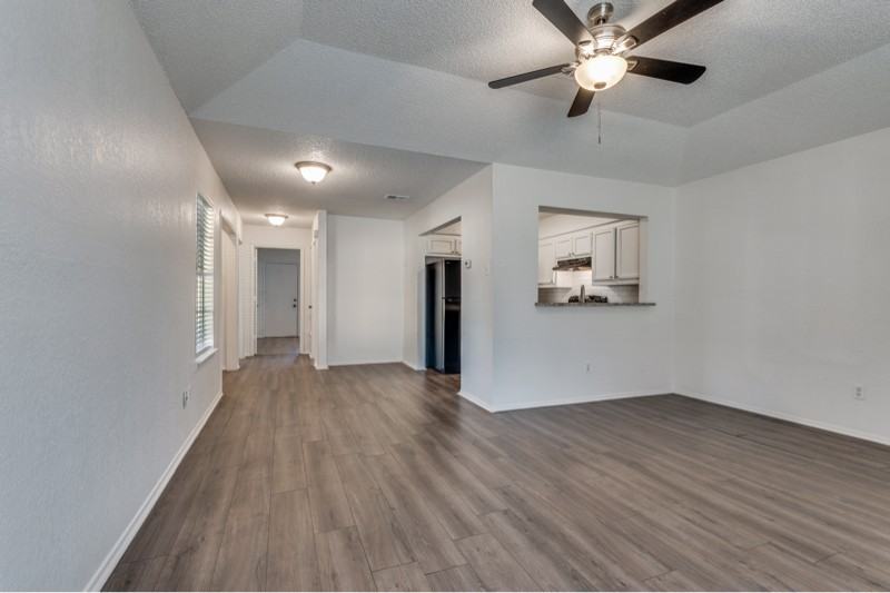 1803 Cousins Ct - Photo 2 of 12