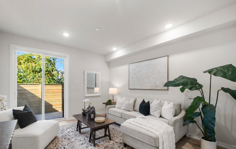 2125 W Master St - Photo 2 of 6