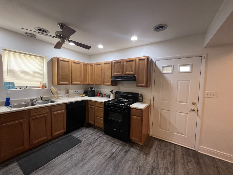 1507 W Henderson St - Photo 2 of 18