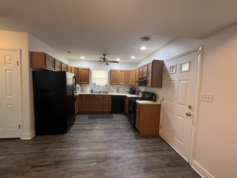 1507 W Henderson St - Photo 3 of 18