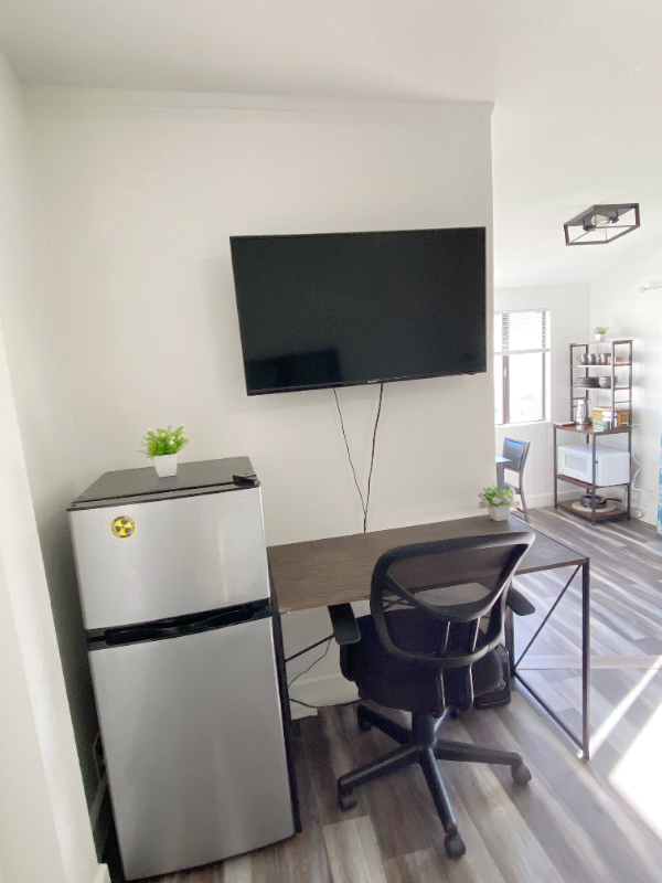 416 N Lee Ave - Photo 3 of 18