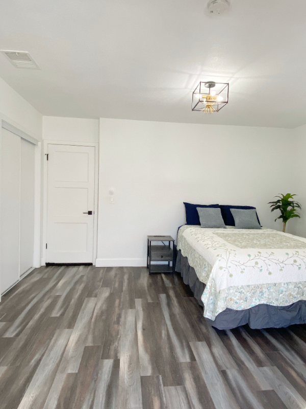 416 N Lee Ave - Photo 4 of 18