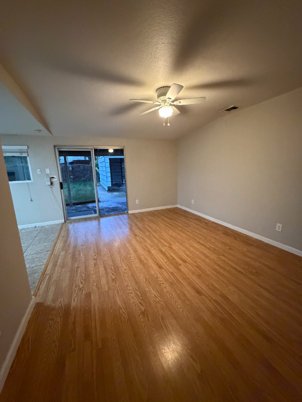 881 Casselman Dr - Photo 3 of 13